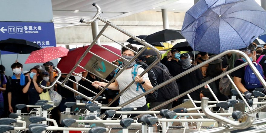 Hong Kong'ta Suçluların Çin'e İadesi Yasası Geri Çekildi