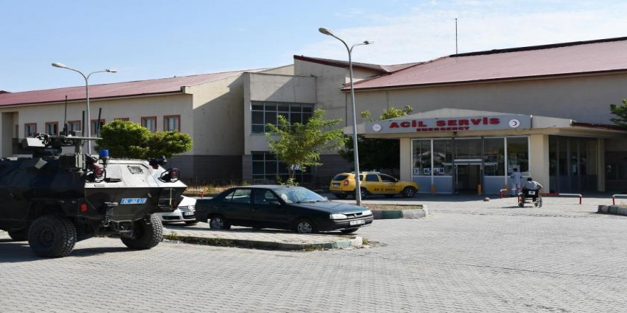 Ağrı'da Mültecileri Taşıyan Minibüs Devrildi