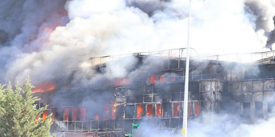 Tuzla'daki yangın sonrası peş peşe uyarılar: Yağmur altında durmamaya özen gösterin