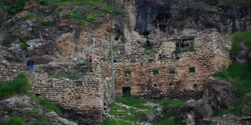 Hakkari’de 400 yıllık taş evler, butik otele dönüştürülüyor