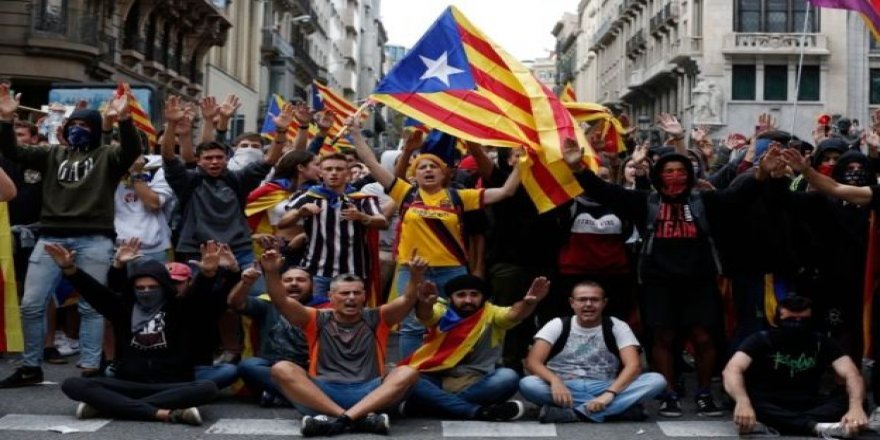Katalonya'da on binlerce kişi sokaklara çıktı, genel grev düzenlendi