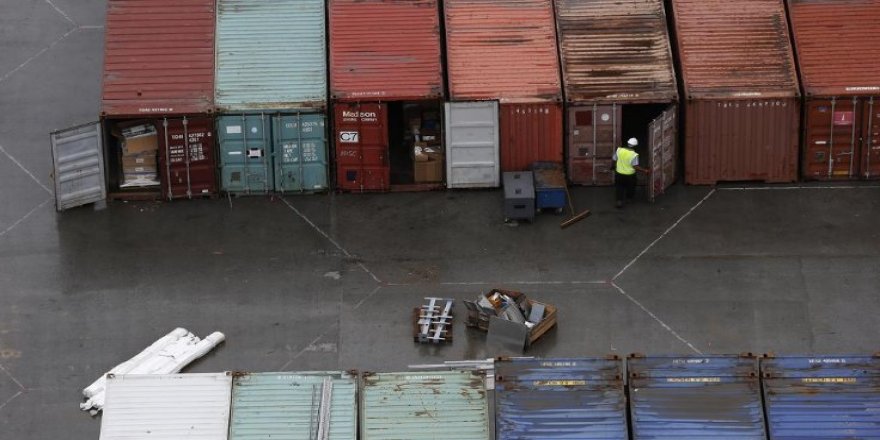 Londra'da bir kamyonun içinden 39 ceset çıktı