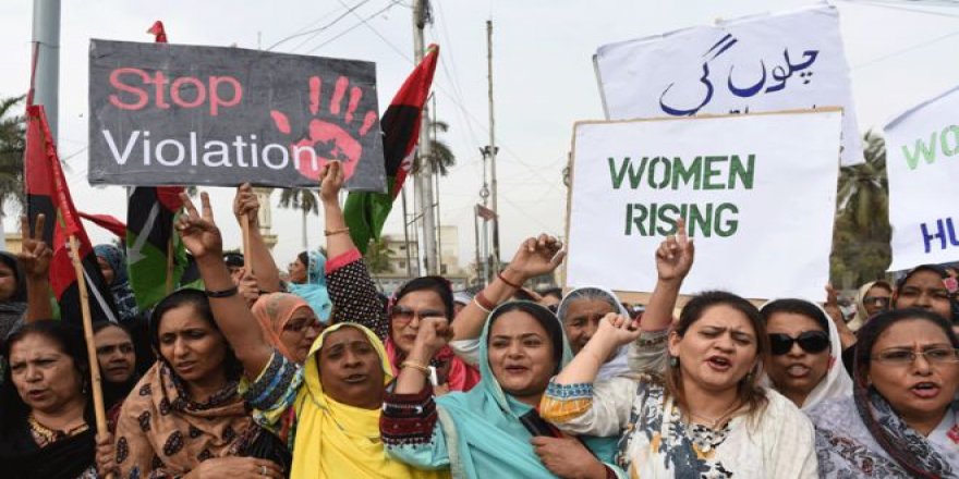 Pakistan'da kadın katılımcıların davet edilmediği feminizm paneline tepki