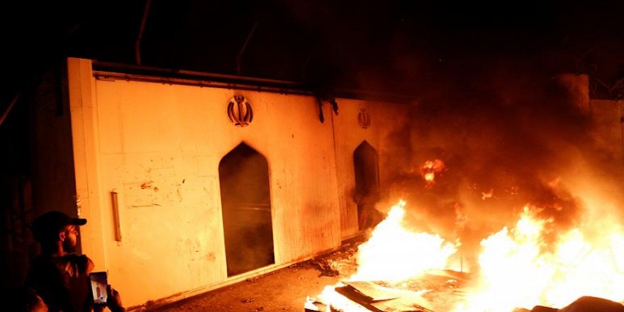 Irak ordusu, İran konsolosluğunun ateşe verilmesinin ardından Necef kentini giriş çıkışlara kapattı