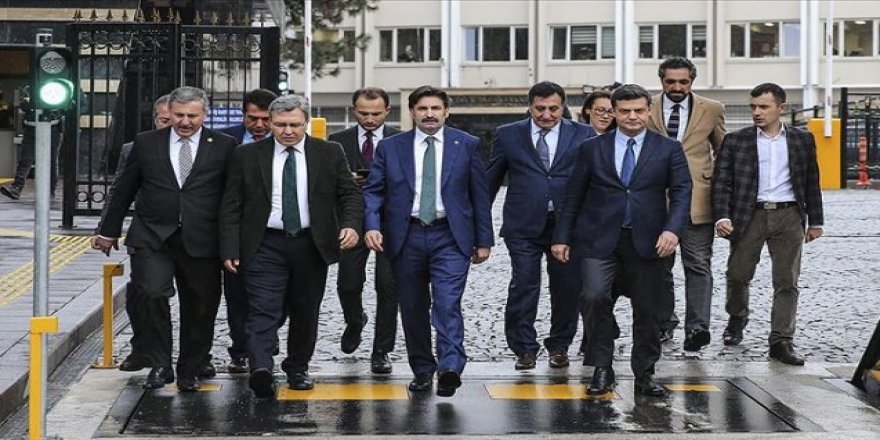 Davutoğlu'nun partisinin kurucular kurulu listesi ortaya çıktı