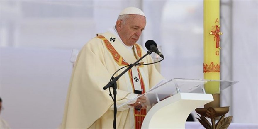 Papa Francis taciz vakalarının soruşturulmasını engelleyen 'papalık sırrı'nı feshetti