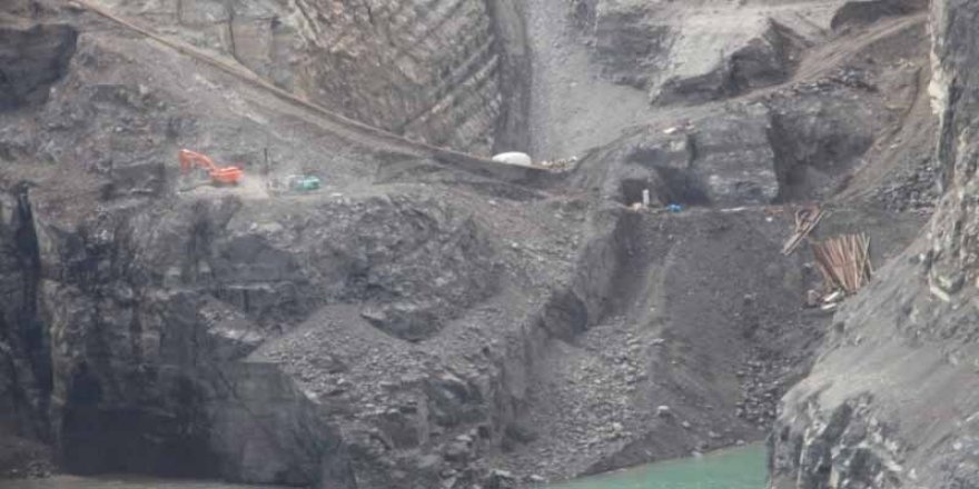 Şırnak'ta çocukları göçük altında kalan aile gözaltına alındı