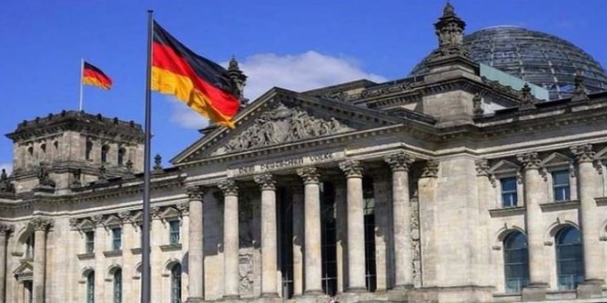 Alman milletvekilleri 13,5 milyar euroluk bütçe fazlasının nereye harcanacağını tartıştı