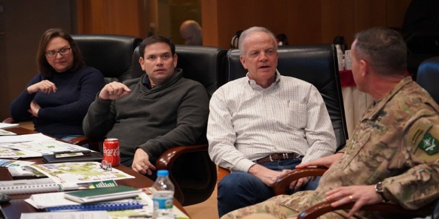 YPG'ye operasyona en şiddetli tepkiyi veren senatör Türkiye'ye geldi ancak...'