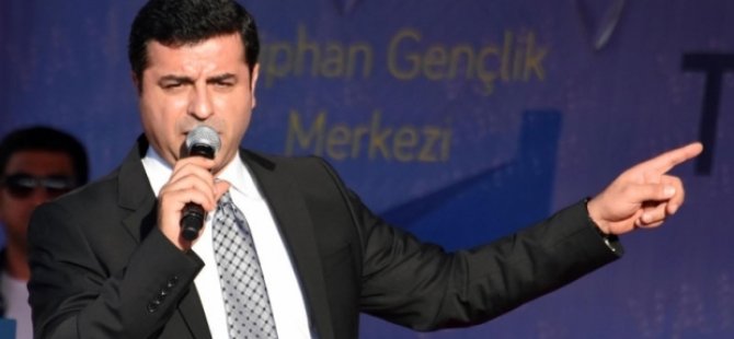Demirtaş'a Türkiye Cumhuriyeti'ni alanen aşağılamak suçundan dava açıldı