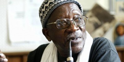 İNGİLİZ KRALİYET AİLESİ ÖDÜLÜNÜ REDDETTİ VE GÖZLERİNİN İÇİNE BAKARAK MEYDAN OKUDU; "SİZİ AFRİKA'DAN SİLECEĞİZ!"