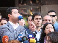 Demirtaş: ”Biz belediye eş başkanlarımızın görevlerinin iadesini istiyoruz”
