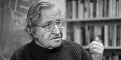 Chomsky: Solunum cihazı eksikliği kapitalizmin zalimliğidir