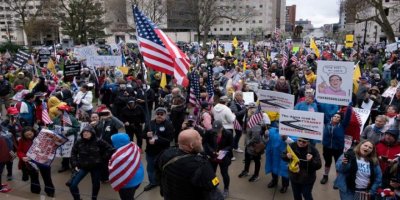 ABD'de karantina karşıtı silahlı eylemciler meclis binasını bastı