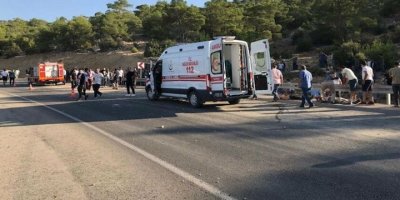 Mersin'de askerleri taşıyan otobüs devrildi