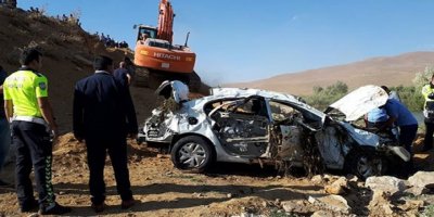 Yüksekova'da feci kaza: 6 ölü 1 yaralı