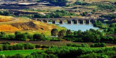 Hevsel Bahçeleri ateşe verildi!