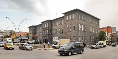 ERZURUM: BELEDİYEDEN 10 DİLDE ‘MASKE’ UYARISI: KÜRTÇE'YE YER VERİLMEDİ!