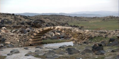 OSMAN AYDIN: KÜRTLER VE KÖPRÜLER