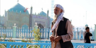 Afgan yönetimi ve Taliban yıllar sonra ilk kez Katar'da müzakere masasına oturuyor