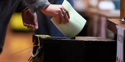 Yeni Kaledonya Fransa'dan ayrılmak için sandığa gidiyor