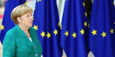 Merkel: Kürtler de özgür ve barış içinde yaşamalı