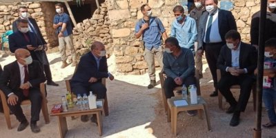 Soylu, koruma ordusuyla Sakarya'da saldırıya uğrayan işçileri ziyaret etti