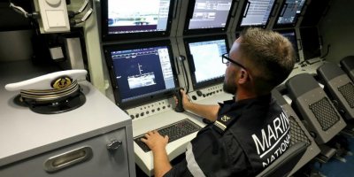 Fransız donanması Türk gemilerini yakın takibe aldı