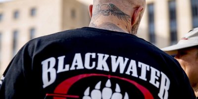 Trump'ın Irak'ta sivil katliamına karışan 4 eski paralı askeri affetmesi tepki çekti