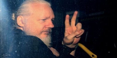 Assange’ın ABD’ye İadesi Talebine İngiltere’den Ret