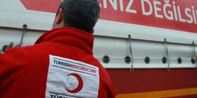 Kızılay yardımlarını pazarda sattılar, paraları altına yatırdılar