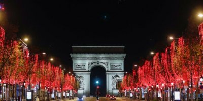 Fransa’da sokağa çıkma yasağı ilan edildi