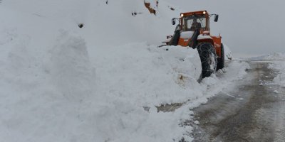 Dersim'de kar 144 köy yolunu ulaşıma kapattı