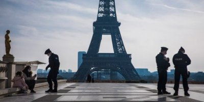 Fransa AB dışındaki ülkelere sınırlarını kapattı