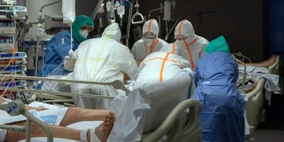 Türkiye'de salgın: Son 24 saatte can kaybı 117, yeni vaka 22 bin 215