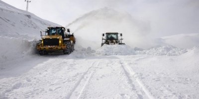 Van’da 99 yerleşim yerinin yolu ulaşıma kapandı