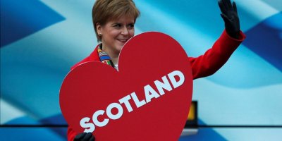 Bağımsızlık yanlısı İskoç Ulusal Partisi’nin seçim zaferi