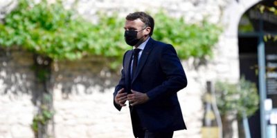 Macron'dan uğradığı tokatlı saldırıya örnek tepki