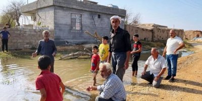Şanlıurfa’da iki mahalle su altında kaldı: 'Evlerimiz yıkılmak üzere'