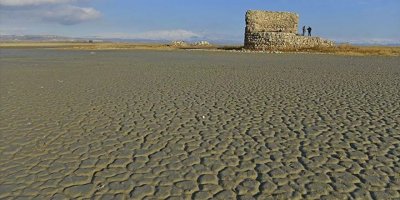 Van Gölü’ndeki çekilme 1 kilometreyi aştı
