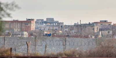 Suriye rejimi, Kamışlo'da 2 okula el koydu