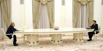 Putin: NATO, Rusya'ya ders vermeye kalktı