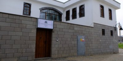 Sur dernek ve cemaatlere peşkeş çekildi