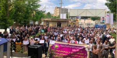 Fahiş zamların ardından İran'da halk sokağa döküldü!