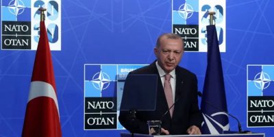 The Guardian: Erdoğan'ın İsveç'e NATO tepkisi şantaj ve seçime hazırlık