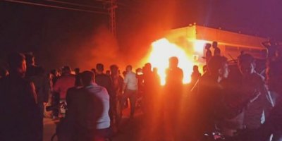 Efrin’de halk elektrik kesintileri ve hayat pahalılığına karşı ayaklandı