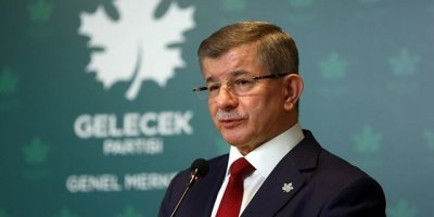 Özgür Topuz: Davutoğlu anadilde eğitim hakkını savunuyor mu?
