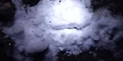 Van'da gökten düşen buz kültesi bomba gibi patladı