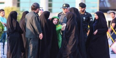 İ﻿ran'ın 'ahlak polisleri' kimdir?