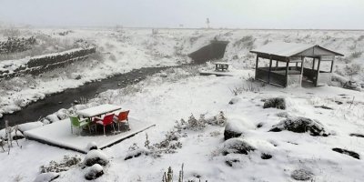 Erzurum, Kars ve Ardahan'da mevsimin ilk karı yağdı
